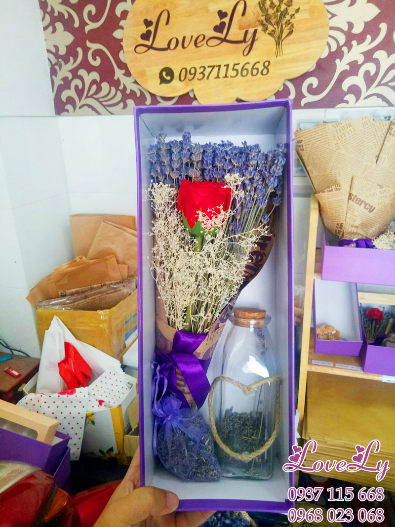 Hộp hoa lavender khô Combo mix 1 bông hoa hồng đỏ(Ms09)