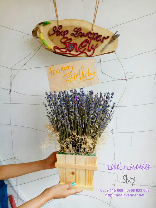 hộp gỗ cắm hoa lavender khô
